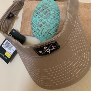 NWT Women’s Salt Life Visor